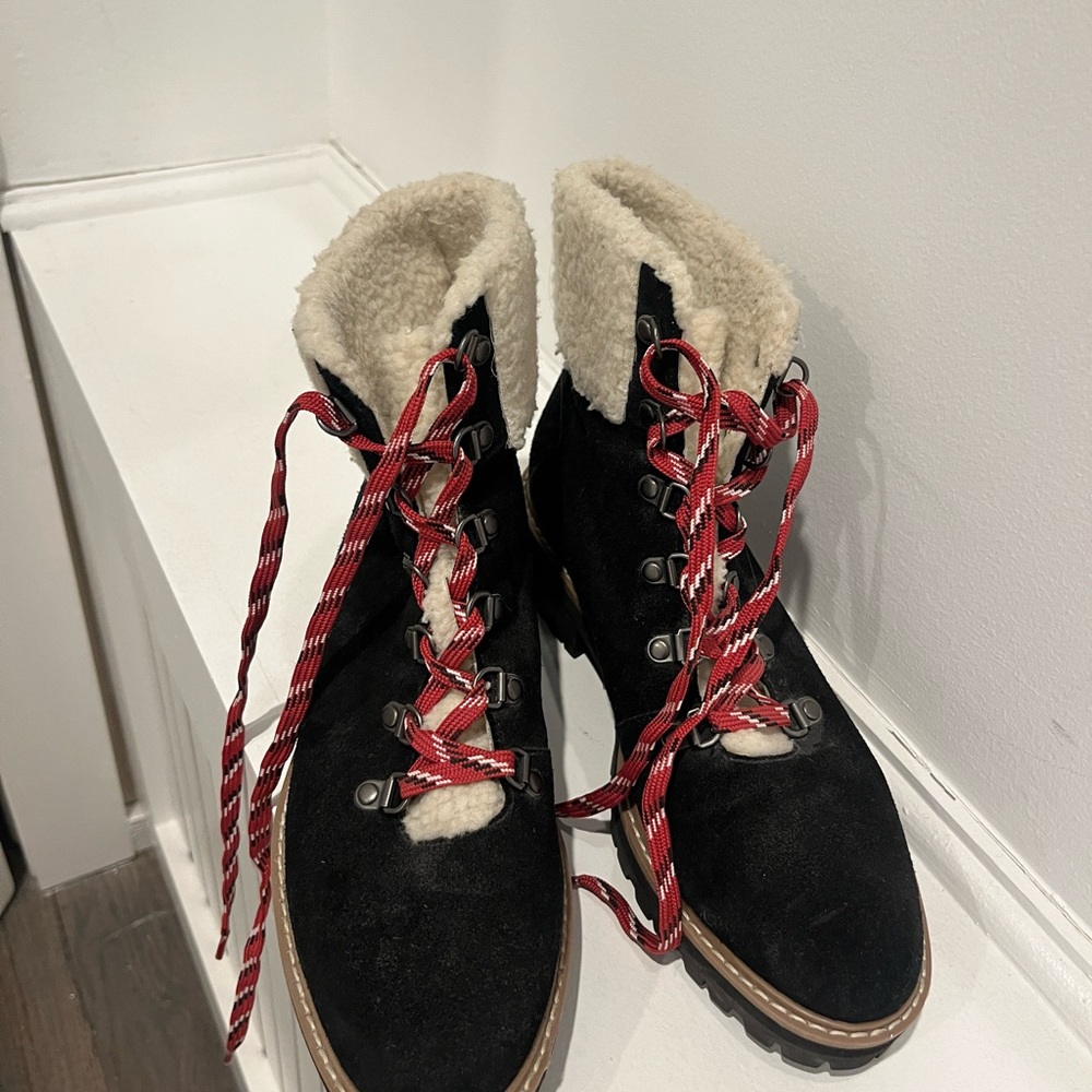 Villa Rouge Boots - Picture 11 of 12